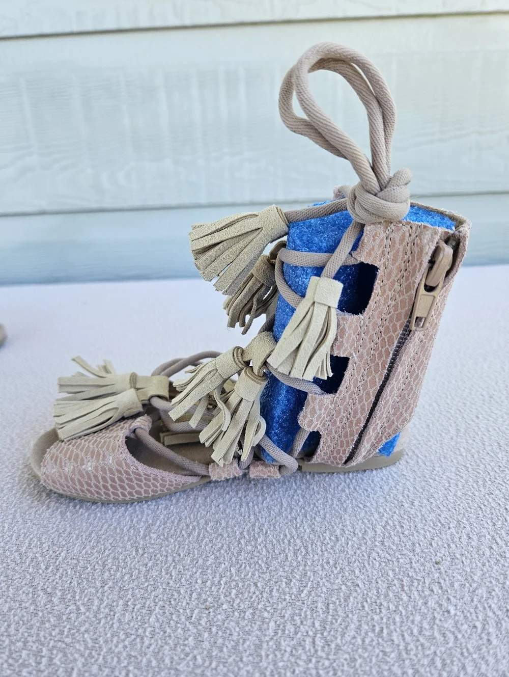 Joyfolie Imogen Nude Pink Gladiator Tassel Sandals Girl SZ 9 Boho Snakeskin Zip